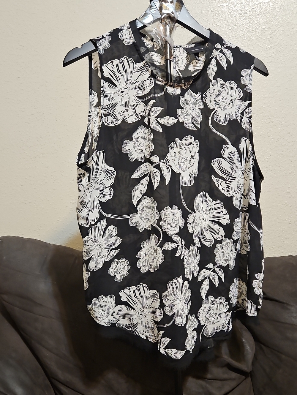 Who What Wear Black Sleeveless Floral Print Camisole